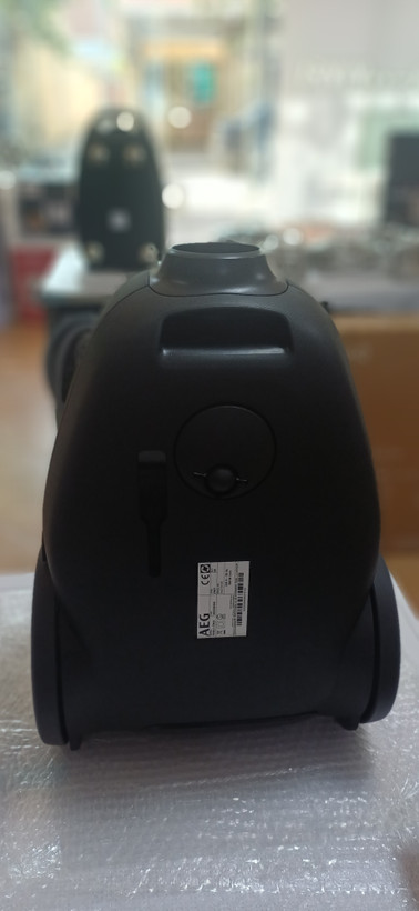 جاروبرقی آاگ VX8-2-OKO مشکی 2200 وات